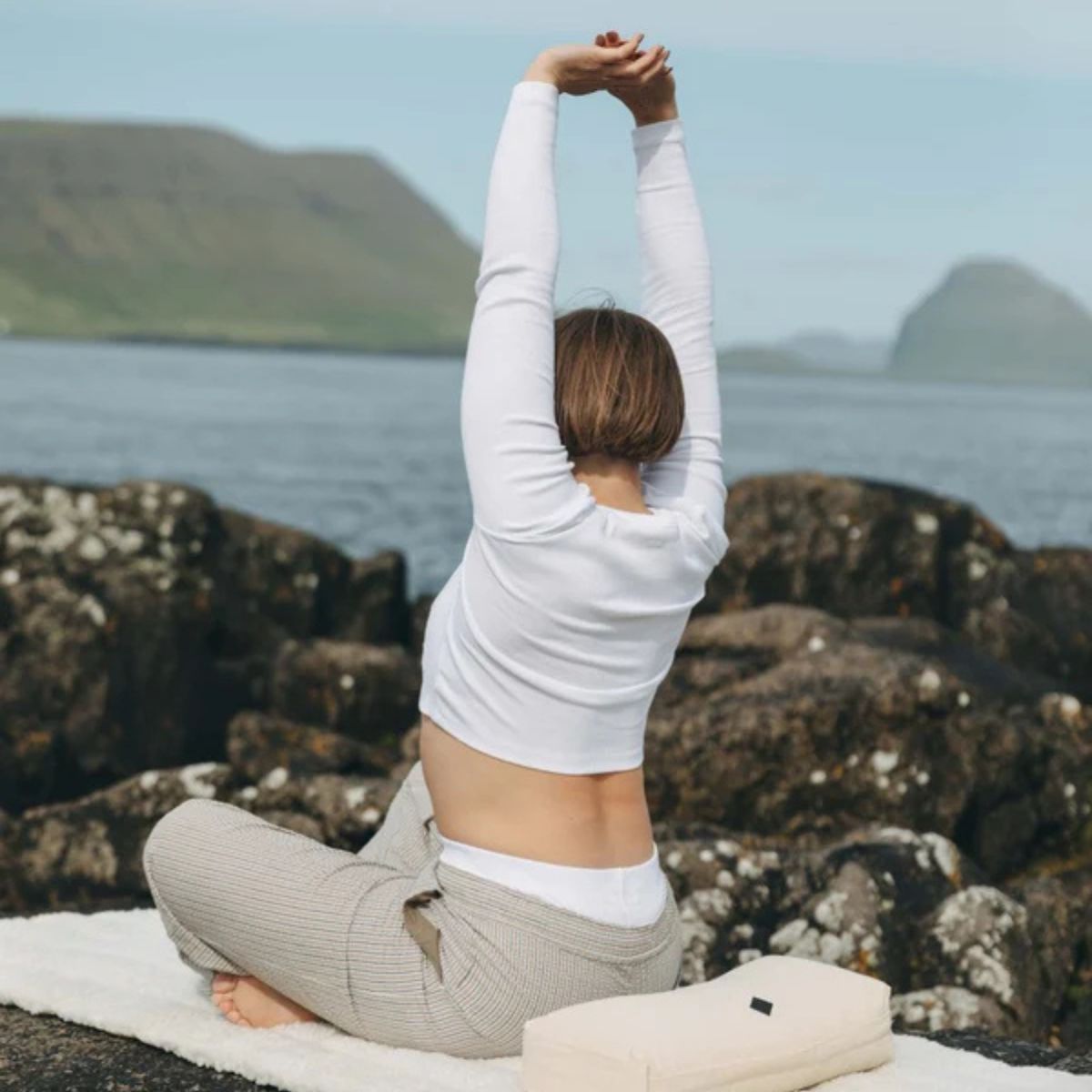 AYÜ | YIN YOGA måtte med læderrem