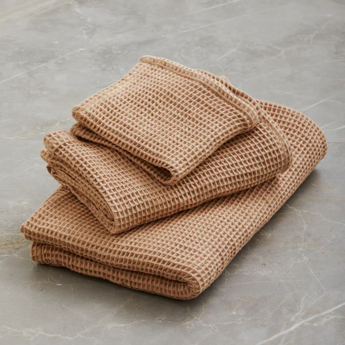 AYÜ | Vaffel badehåndklæde i Økologisk Bomuld - Kapha - Mørk beige