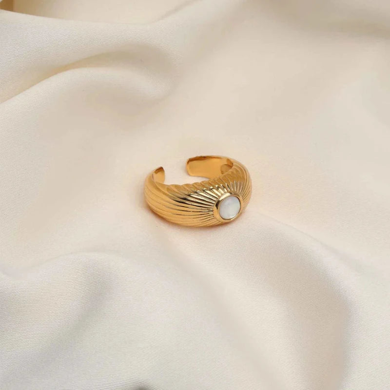 DROPPS BY SZHIRLEY - FINGERRING / CUFF - #RAYRAY - REGULERBAR STØRRELSE - 18 K. FORGYLDT STERLING SØLV