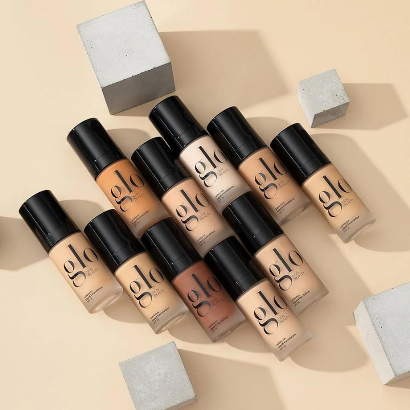 Glo Luminous Liquid Foundation SPF 18 - Naturelle, 30 ml