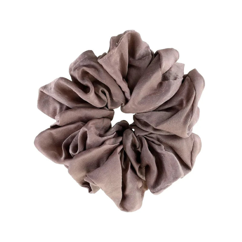 ByStær - Isabella Scrunchie - Taupe - 18 cm.